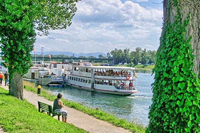 Ausflugsschifffahrt auf dem Rhein
